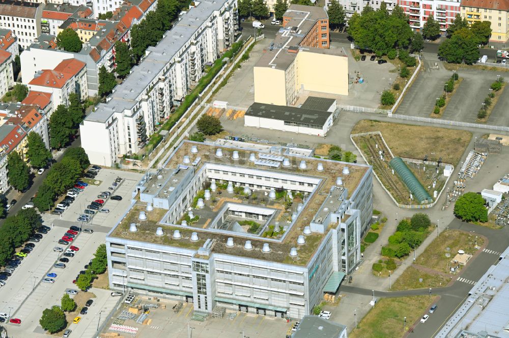 Luftaufnahme Berlin - Gebäude des Veranstaltungs- und Tagungshauses Forum Treptow in Berlin, Deutschland