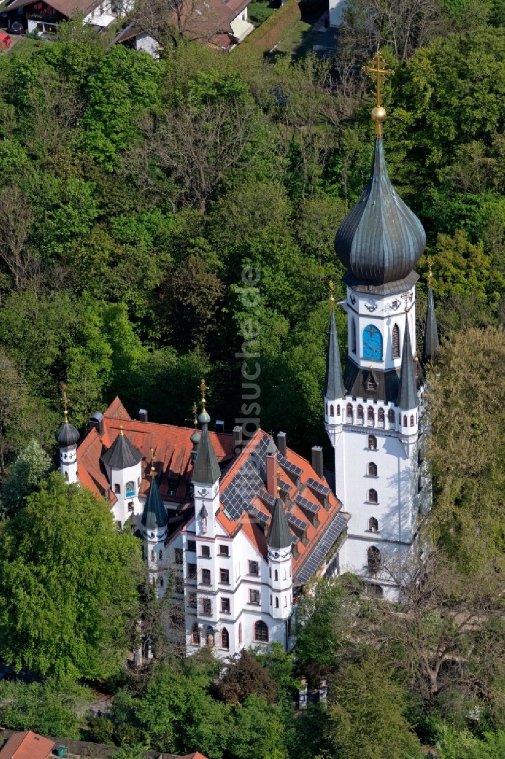 Luftaufnahme München - Gebäudekomplex des Archiconvent der Templer an der Birkleiten in München im Bundesland Bayern, Deutschland