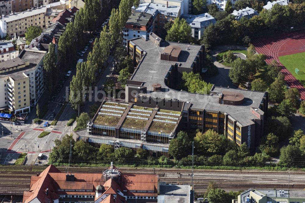 Luftbild München - Gebäudekomplex der Beruflichen Oberschule FOS/BOS in München im Bundesland Bayern, Deutschland