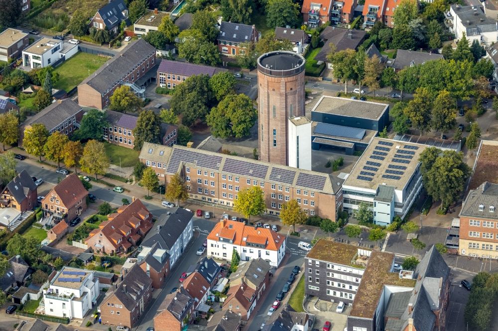 Bocholt aus der Vogelperspektive: Gebäudekomplex der Berufskolleg am Wasserturm in Bocholt im Bundesland Nordrhein-Westfalen, Deutschland
