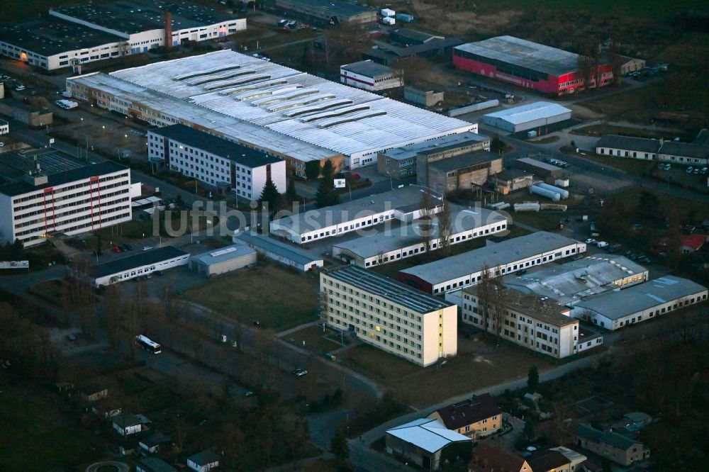 Luftaufnahme Neuruppin - Gebäudekomplex der Berufsschule BQZ Neuruppin - Verein für Berufsbildung e.V. in Neuruppin im Bundesland Brandenburg, Deutschland