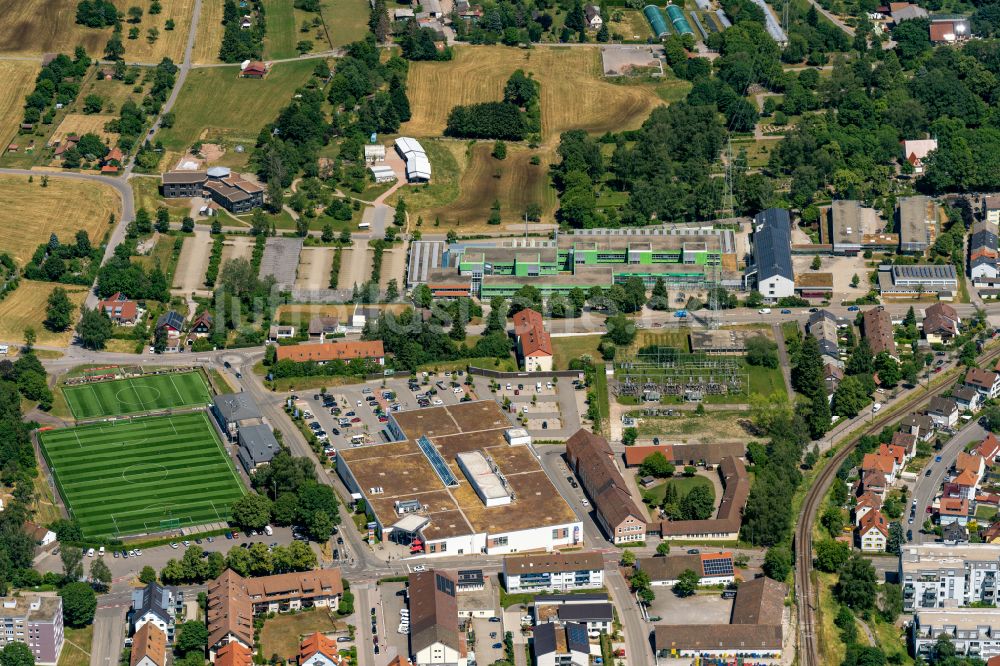 Freudenstadt von oben - Gebäudekomplex der Berufsschule Heinrich-Schickhardt-Schule, gewerblich-technische Schule in Freudenstadt im Bundesland Baden-Württemberg, Deutschland
