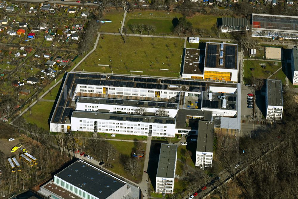 Luftbild Berlin - Gebäudekomplex der Berufsschule Schul- und Leistungssportzentrum Berlin in Berlin, Deutschland
