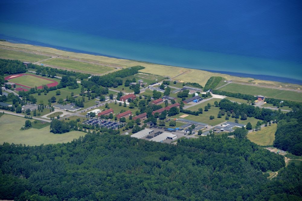 Luftaufnahme Panker - Gebäudekomplex der Bundeswehr- Militär- Kaserne Ausbildungszentrum Heeresflugabwehrtruppe in Todendorf im Bundesland Schleswig-Holstein