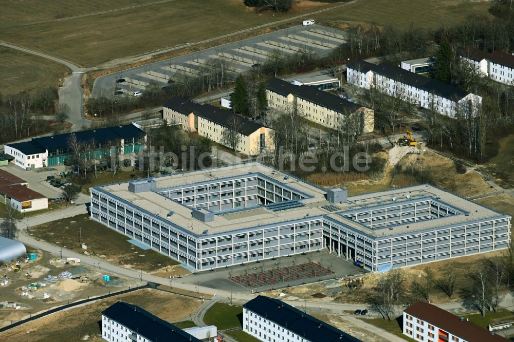 Luftbild Maising - Gebäudekomplex der Bundeswehr- Militär- Kaserne General-Fellgiebel-Kaserne in Maising im Bundesland Bayern, Deutschland