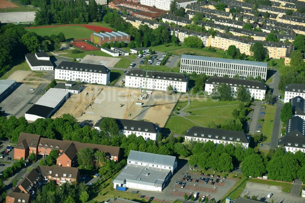 Luftbild Rostock - Gebäudekomplex der Bundeswehr- Militär- Kaserne Hanse in Rostock im Bundesland Mecklenburg-Vorpommern, Deutschland