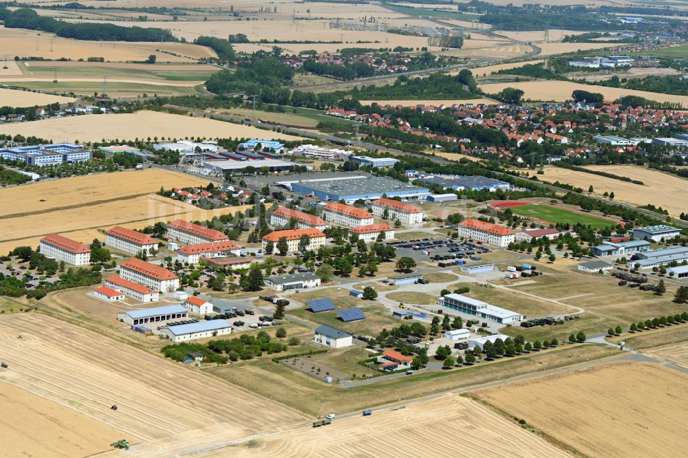 Luftaufnahme Erfurt - Gebäudekomplex der Bundeswehr- Militär- Kaserne Henne-Kaserne Erfurt in Erfurt im Bundesland Thüringen