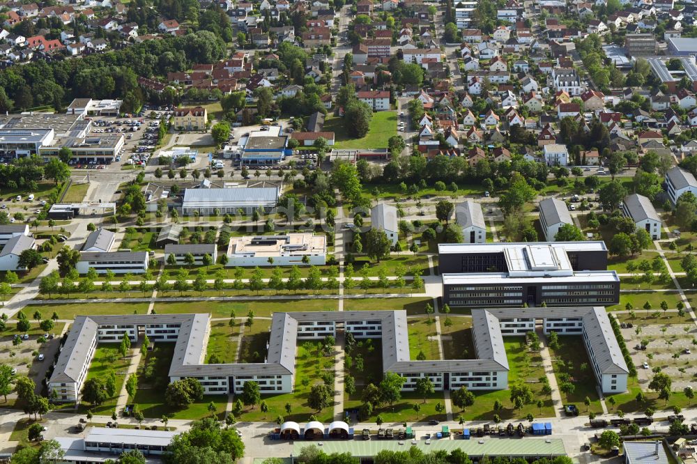 Ingolstadt aus der Vogelperspektive: Gebäudekomplex der Bundeswehr- Militär- Kaserne Kaserne Ingolstadt in Ingolstadt im Bundesland Bayern, Deutschland