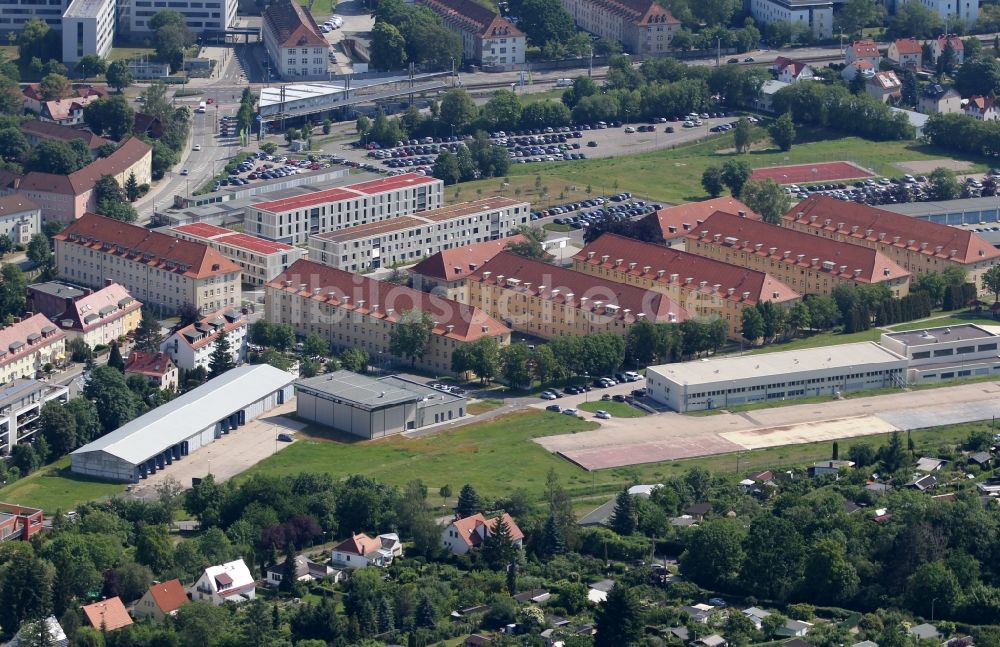 Erfurt von oben - Gebäudekomplex der Bundeswehr- Militär- Kaserne Löberfeld-Kaserne in Erfurt im Bundesland Thüringen, Deutschland