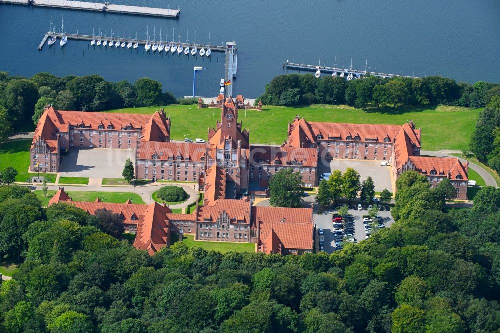 Luftbild Flensburg - Gebäudekomplex der Bundeswehr- Militär- Kaserne der Marineschule in Flensburg im Bundesland Schleswig-Holstein, Deutschland