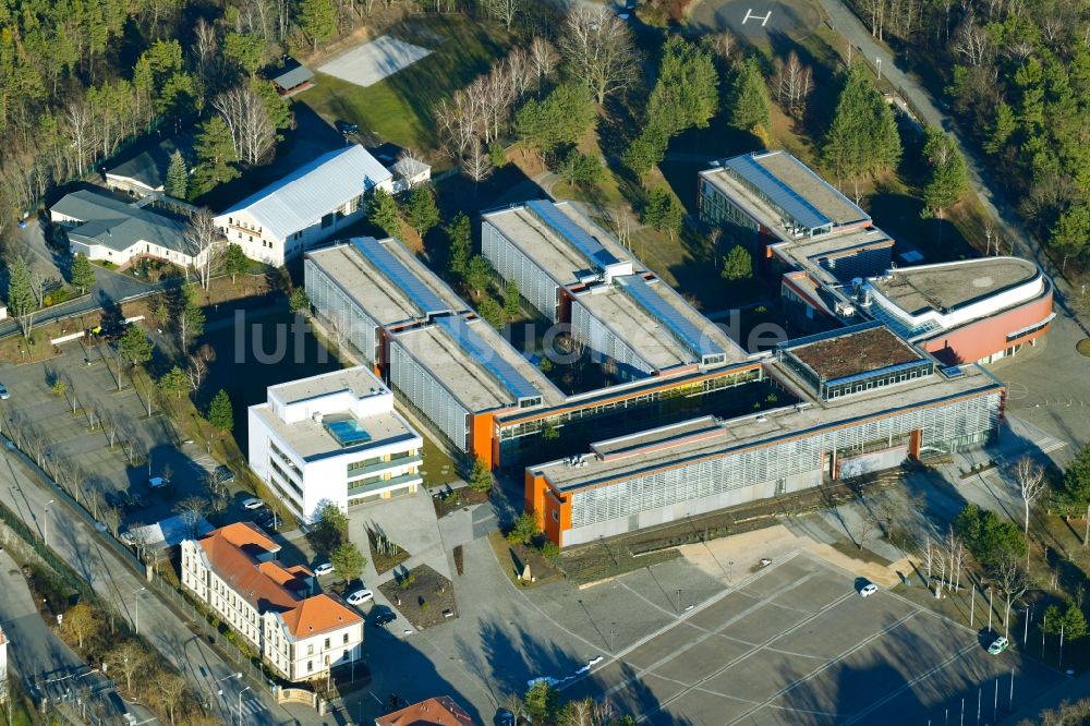 Luftbild Dresden - Gebäudekomplex der Bundeswehr- Militär- Kaserne Offizierschule des Heeres (OSH) in Dresden im Bundesland Sachsen, Deutschland