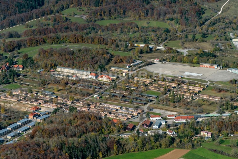 Gutsbezirk Münsingen von oben - Gebäudekomplex Depot auf dem ehemaligen militärischen Übungsgelände in Gutsbezirk Münsingen im Bundesland Baden-Württemberg, Deutschland