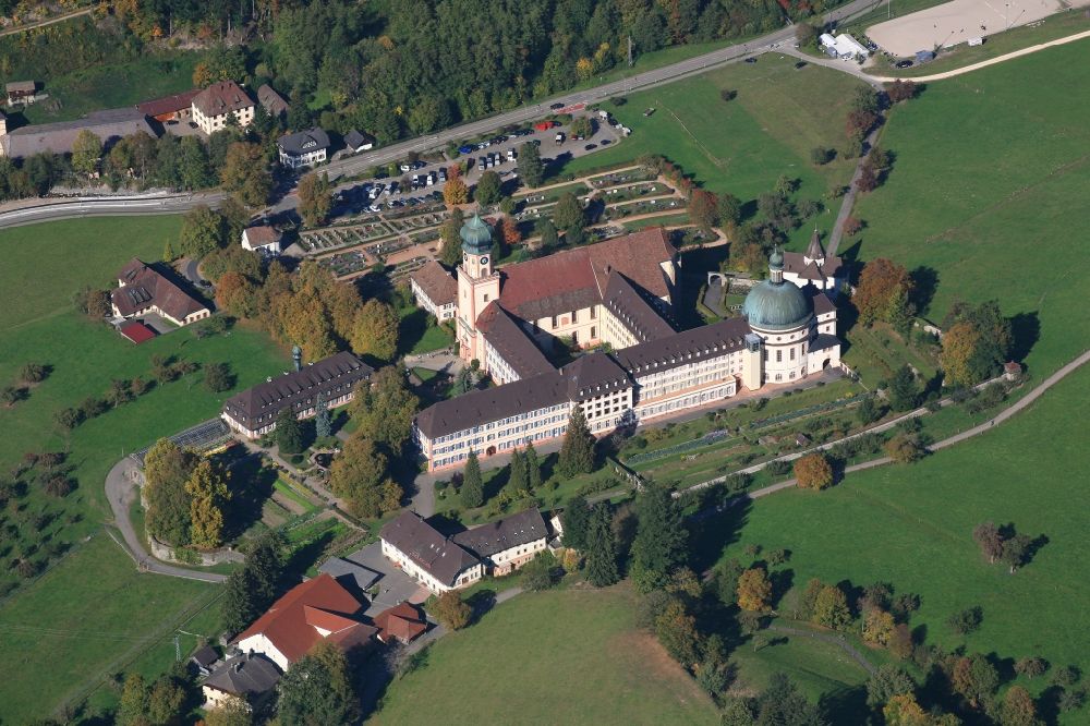 Münstertal/Schwarzwald von oben - Gebäudekomplex des ehemaligen Benediktinerklosters St. Trudpert in Münstertal/Schwarzwald im Bundesland Baden-Württemberg, Deutschland