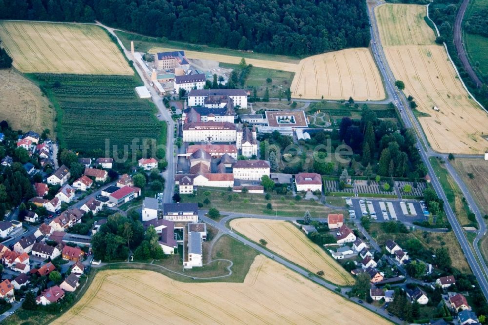 Allensbach von oben - Gebäudekomplex des ehemaligen Klosters Hegne und heutigen Marianum - Zentrum für Bildung und Erziehung im Ortsteil Hegne in Allensbach im Bundesland Baden-Württemberg