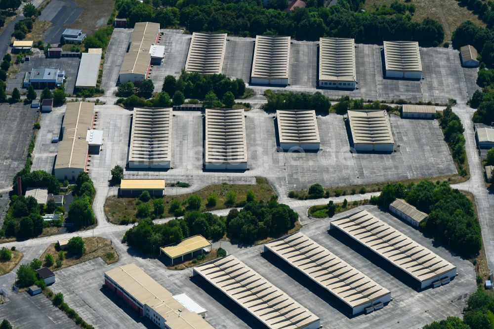 Schweinfurt von oben - Gebäudekomplex der ehemaligen Militär- Kaserne Conn Barracks in Schweinfurt im Bundesland Bayern, Deutschland