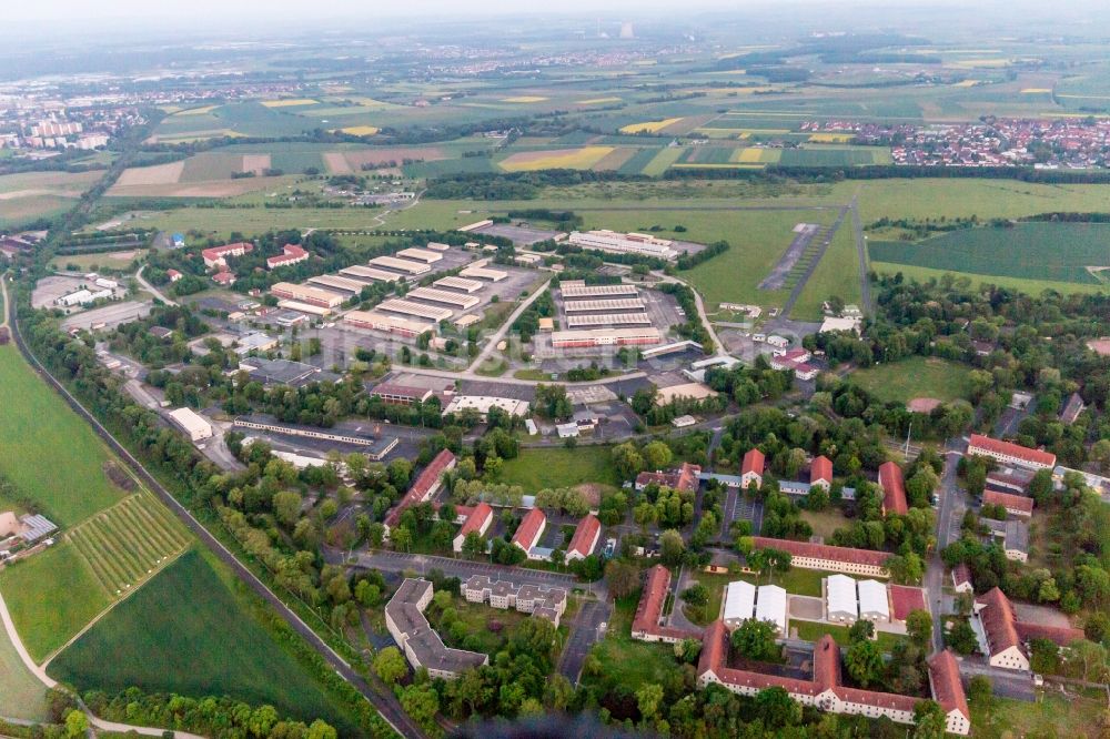 Luftaufnahme Geldersheim - Gebäudekomplex der ehemaligen Militär- Kaserne in Geldersheim im Bundesland Bayern, Deutschland