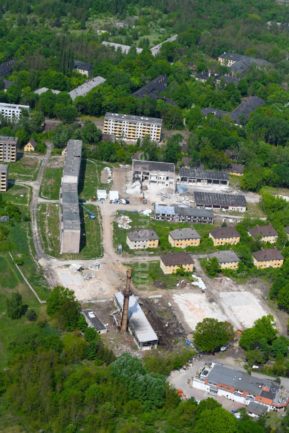 Luftbild Potsdam - Gebäudekomplex der ehemaligen Militär- Kaserne am Krampnitzsee in Fahrland im Bundesland Brandenburg, Deutschland