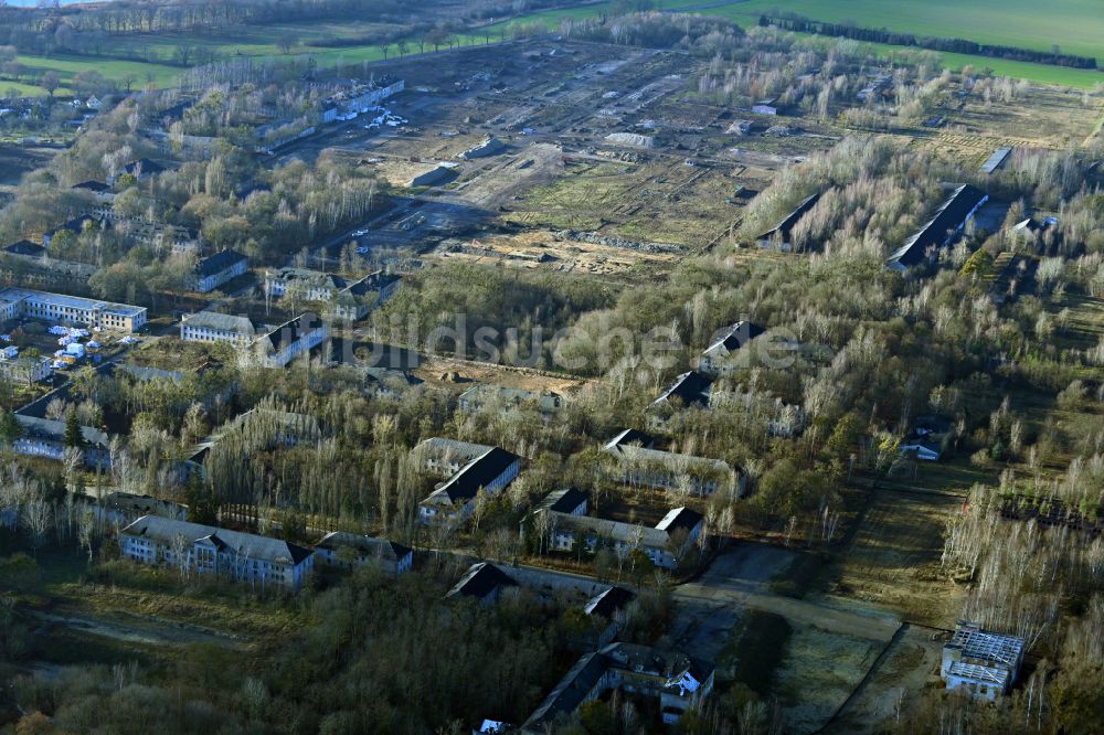 Luftaufnahme Potsdam - Gebäudekomplex der ehemaligen Militär- Kaserne am Krampnitzsee in Fahrland im Bundesland Brandenburg, Deutschland