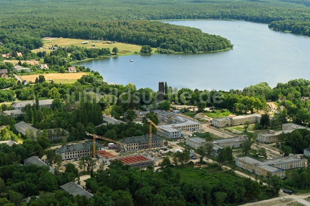 Luftaufnahme Fahrland - Gebäudekomplex der ehemaligen Militär- Kaserne am Krampnitzsee in Fahrland im Bundesland Brandenburg, Deutschland