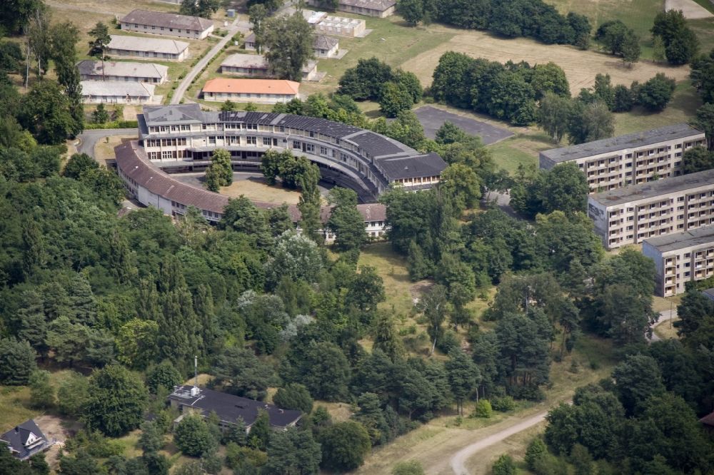 Luftbild Wustermark - Gebäudekomplex der ehemaligen Militär- Kaserne Olympischen Dorf im Ortsteil Elstal in Wustermark im Bundesland Brandenburg, Deutschland
