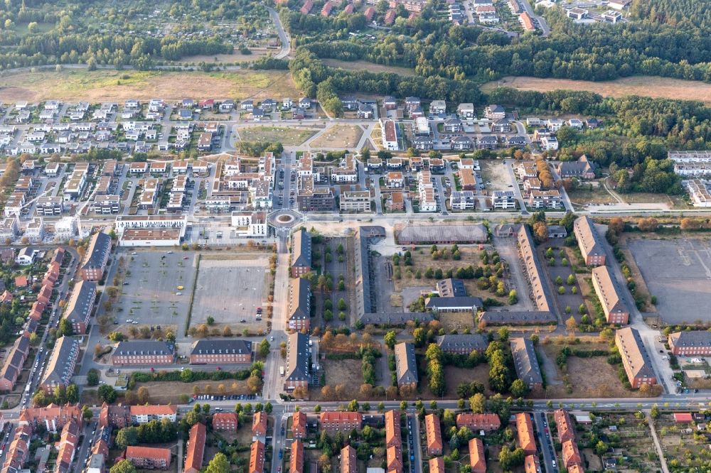Luftaufnahme Lüneburg - Gebäudekomplex der ehemaligen Militär- Kaserne zwischen Wismarer und Lübecker Straße in Lüneburg im Bundesland Niedersachsen, Deutschland