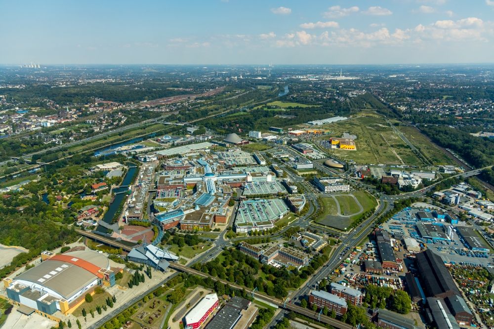 Oberhausen von oben - Gebäudekomplex und Gelände des Einkaufszentrum Centro in Oberhausen im Bundesland Nordrhein-Westfalen