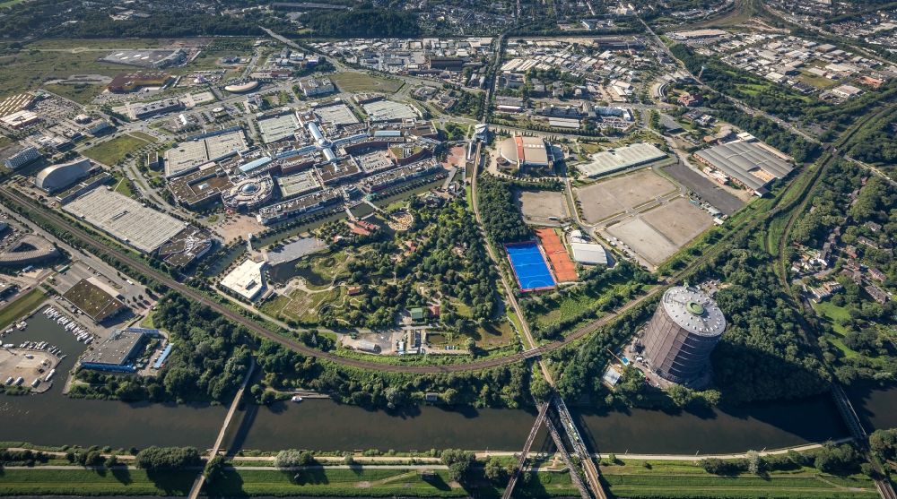 Oberhausen aus der Vogelperspektive: Gebäudekomplex und Gelände des Einkaufszentrum Centro in Oberhausen im Bundesland Nordrhein-Westfalen