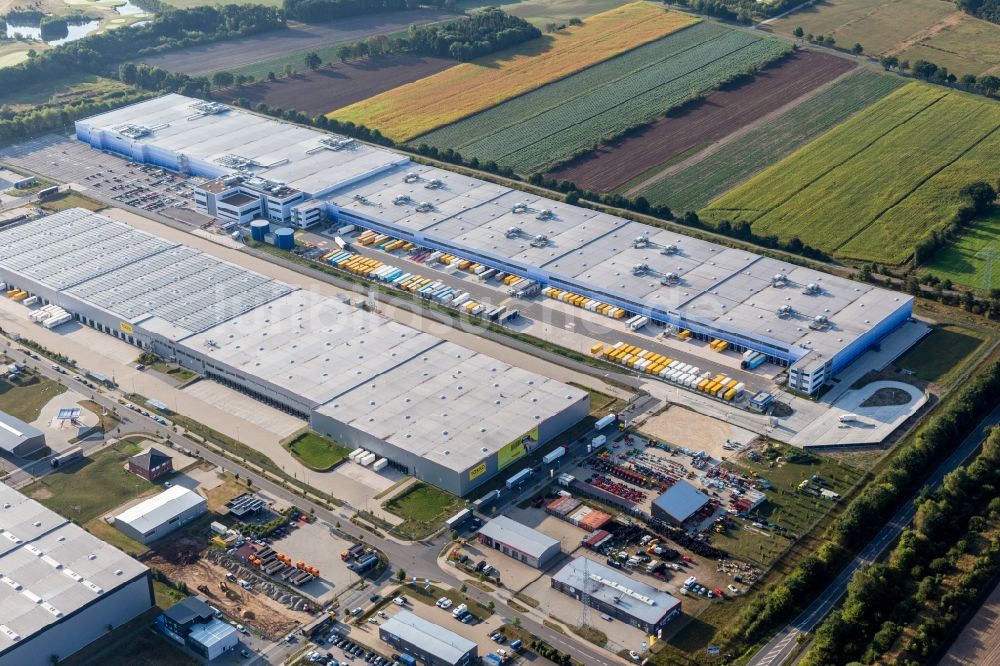 Luftbild Winsen (Luhe) - Gebäudekomplex und Gelände des Logistikzentrums Amazon Logistik Winsen GmbH - HAM2 in Winsen (Luhe) im Bundesland Niedersachsen, Deutschland