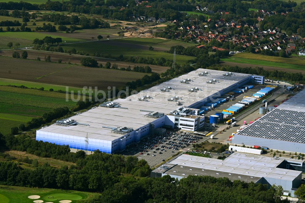 Luftaufnahme Winsen (Luhe) - Gebäudekomplex und Gelände des Logistikzentrums Amazon Logistik Winsen GmbH - HAM2 in Winsen (Luhe) im Bundesland Niedersachsen, Deutschland
