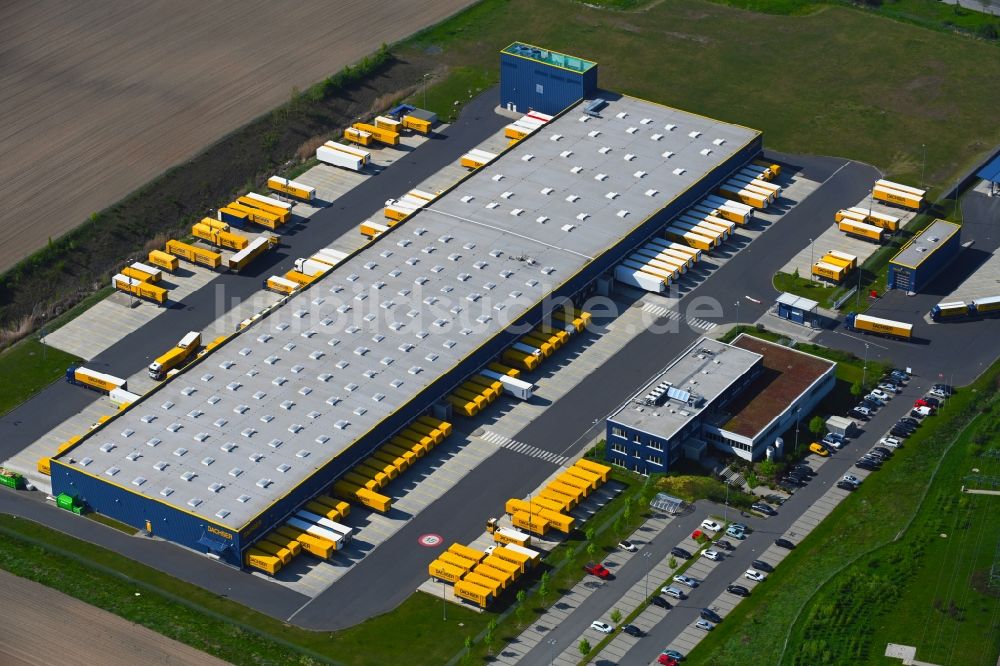 Radeburg von oben - Gebäudekomplex und Gelände des Logistikzentrums der Dachser SE in Radeburg im Bundesland Sachsen, Deutschland