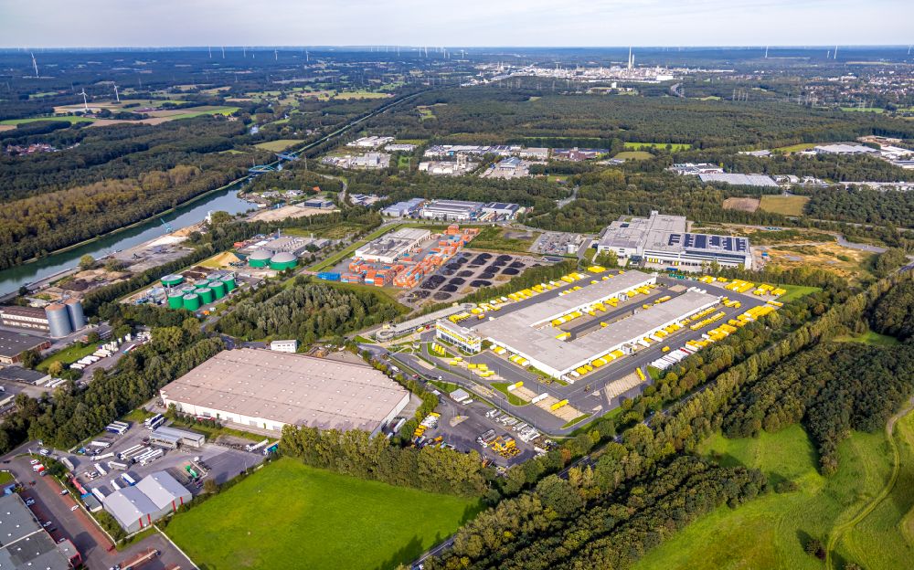 Luftbild Dorsten - Gebäudekomplex und Gelände des Logistikzentrums DHL Frachtzentrum in Dorsten im Bundesland Nordrhein-Westfalen, Deutschland