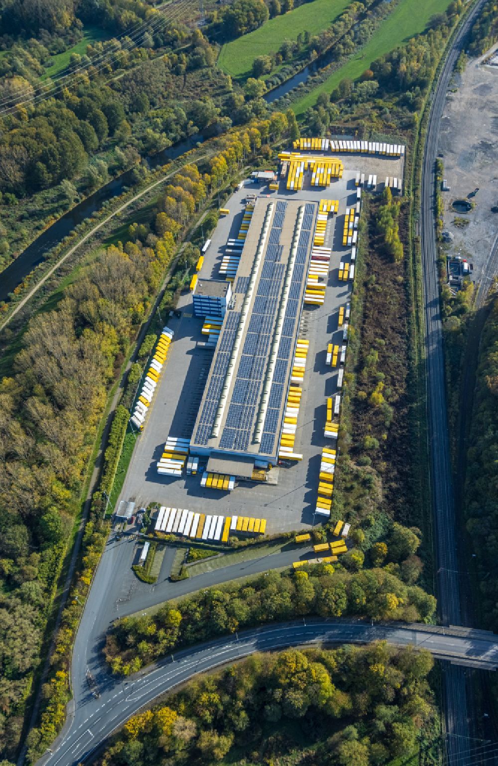 Hagen aus der Vogelperspektive: Gebäudekomplex und Gelände des Logistikzentrums DHL Freight GmbH in Hagen im Bundesland Nordrhein-Westfalen, Deutschland
