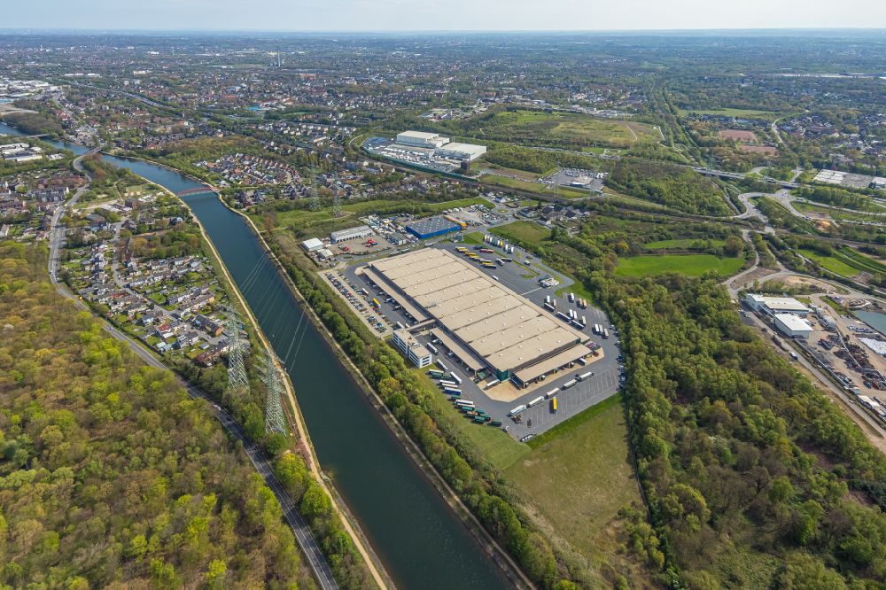 Herne von oben - Gebäudekomplex und Gelände des Logistikzentrums der Duvenbeck Consulting GmbH & Co. KG in Herne im Bundesland Nordrhein-Westfalen, Deutschland