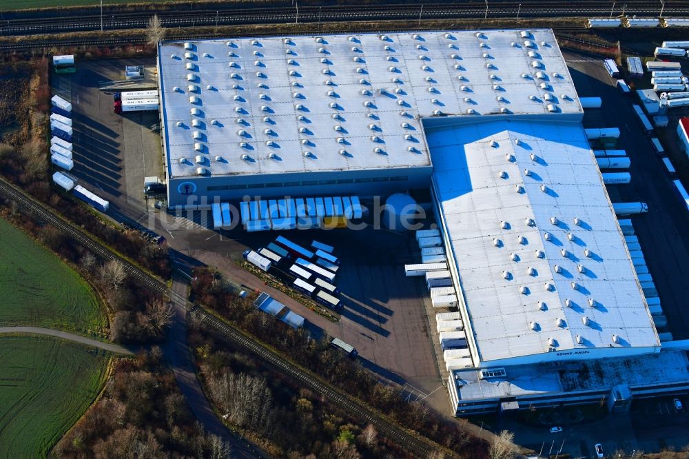 Markranstädt aus der Vogelperspektive: Gebäudekomplex und Gelände des Logistikzentrums der Kühne + Nagel (AG & Co.) KG in Markranstädt im Bundesland Sachsen, Deutschland
