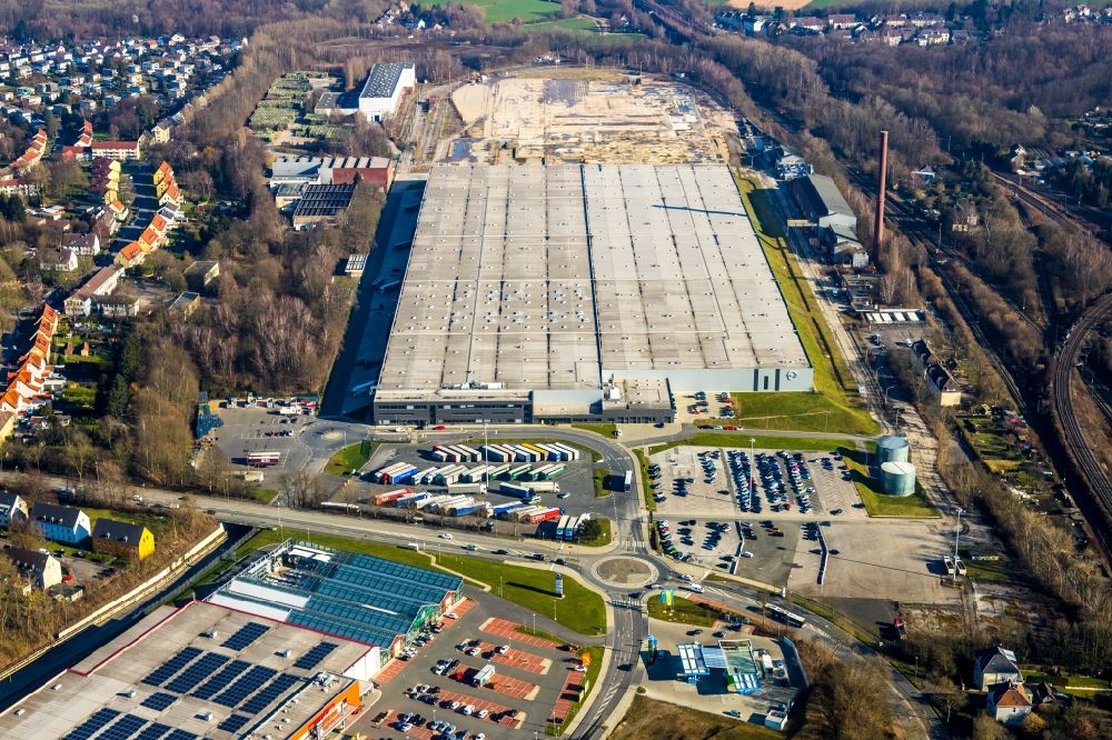 Bochum von oben - Gebäudekomplex und Gelände des Logistikzentrums der Opel Group Warehousing GmbH in Bochum im Bundesland Nordrhein-Westfalen, Deutschland
