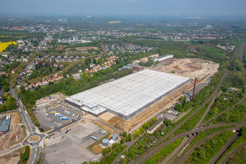 Bochum von oben - Gebäudekomplex und Gelände des Logistikzentrums und OPEL- Warenverteilzentrum in Bochum im Bundesland Nordrhein-Westfalen