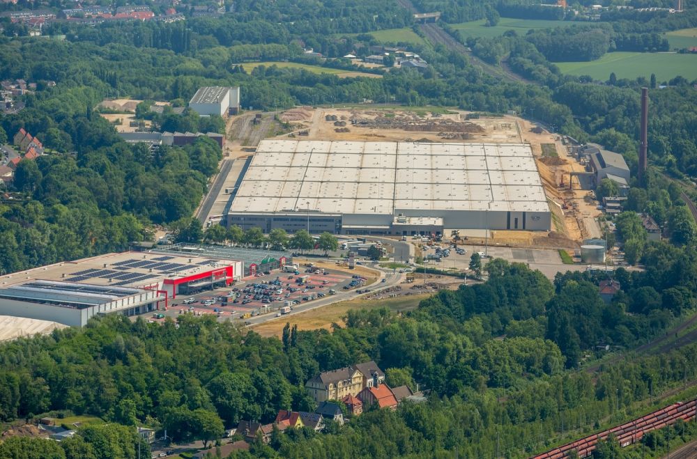 Bochum aus der Vogelperspektive: Gebäudekomplex und Gelände des Logistikzentrums und OPEL- Warenverteilzentrum in Bochum im Bundesland Nordrhein-Westfalen