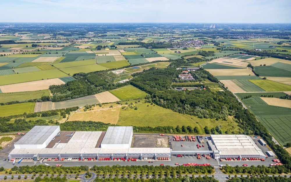 Luftbild Werl - Gebäudekomplex und Gelände des Logistikzentrums A T U im Ortsteil Sönnern in Werl im Bundesland Nordrhein-Westfalen, Deutschland