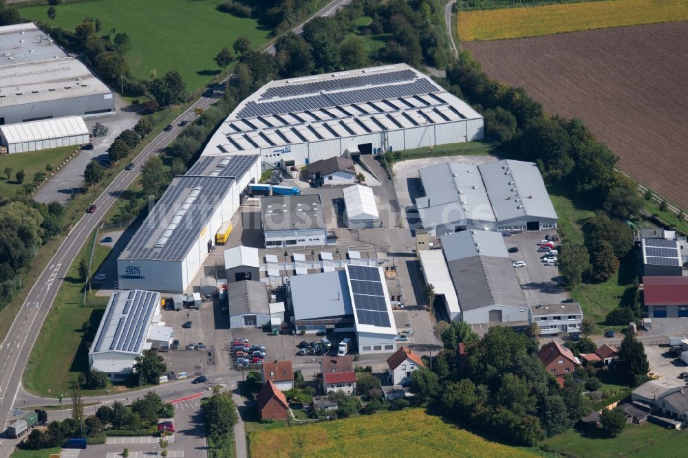 Luftbild Ilsfeld - Gebäudekomplex und Gelände des Logistikzentrums rund um den Schnaidwiesenweg in Ilsfeld im Bundesland Baden-Württemberg, Deutschland