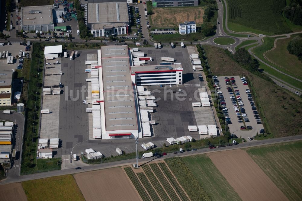 Luftbild Ilsfeld - Gebäudekomplex und Gelände des Logistikzentrums der Schenker Deutschland AG in der Robert-Kohlhammer-Straße in Ilsfeld im Bundesland Baden-Württemberg, Deutschland