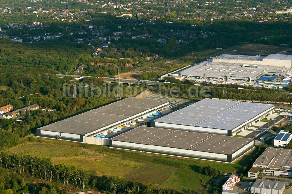 Oberhausen von oben - Gebäudekomplex und Gelände des Logistikzentrums Im Waldteich in Oberhausen im Bundesland Nordrhein-Westfalen, Deutschland