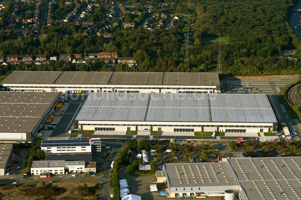 Luftbild Oberhausen - Gebäudekomplex und Gelände des Logistikzentrums Im Waldteich in Oberhausen im Bundesland Nordrhein-Westfalen, Deutschland