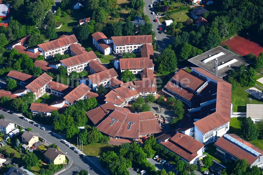 Hof aus der Vogelperspektive: Gebäudekomplex der Hochschule in Hof im Bundesland Bayern, Deutschland