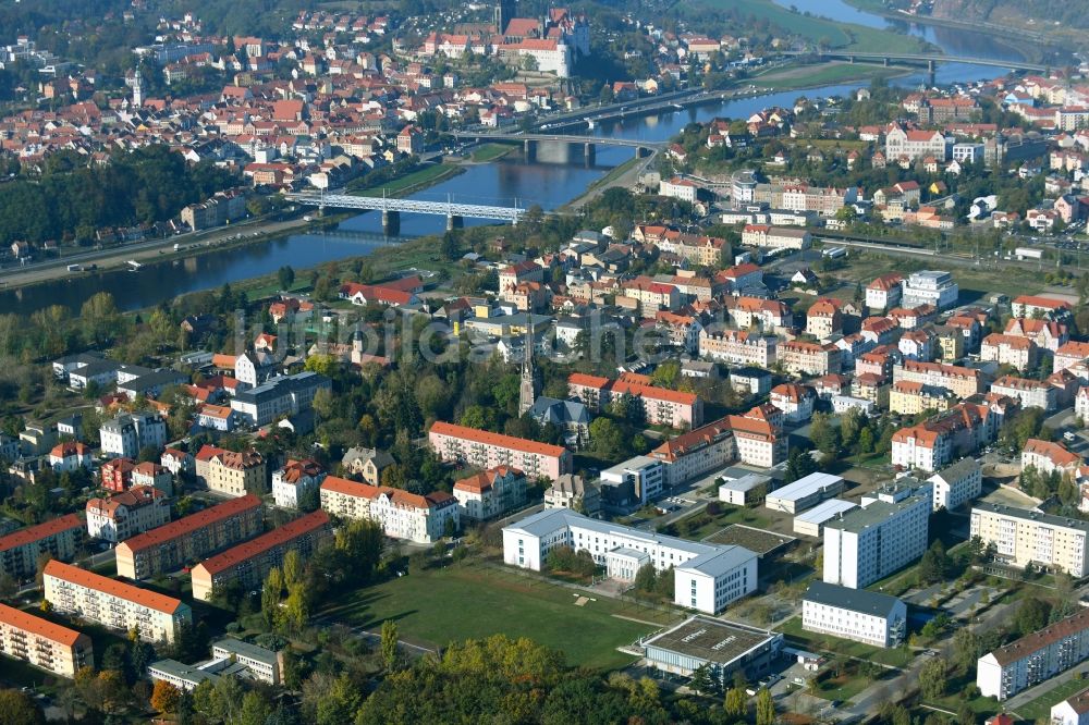 Meißen von oben - Gebäudekomplex der Hochschule Meißen (FH) in Meißen im Bundesland Sachsen, Deutschland