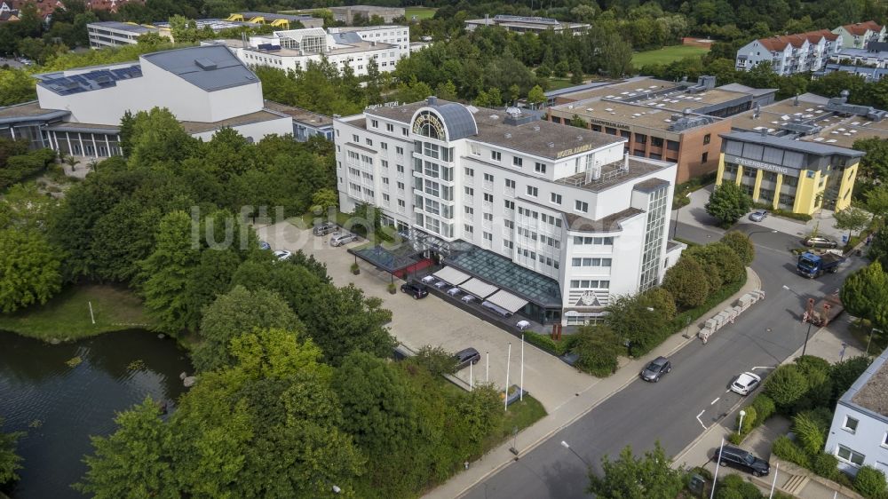 Luftaufnahme Weiden in der Oberpfalz - Gebäudekomplex der Hotelanlage Admira in Weiden in der Oberpfalz im Bundesland Bayern