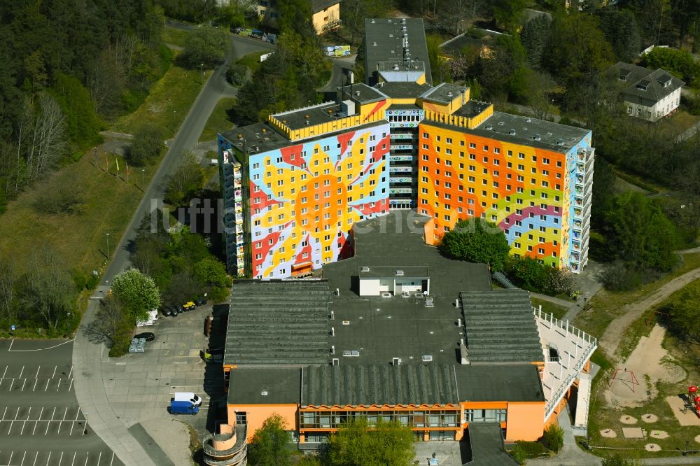 Templin von oben - Gebäudekomplex der Hotelanlage AHORN Seehotel Templin in Templin im Bundesland Brandenburg, Deutschland