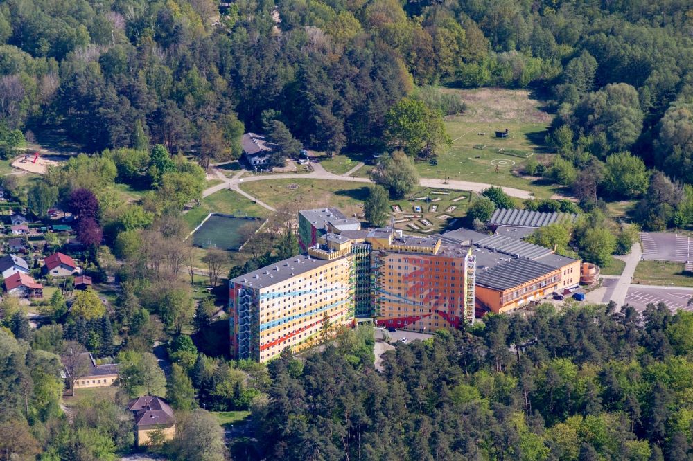 Luftaufnahme Templin - Gebäudekomplex der Hotelanlage AHORN Seehotel Templin in Templin im Bundesland Brandenburg, Deutschland