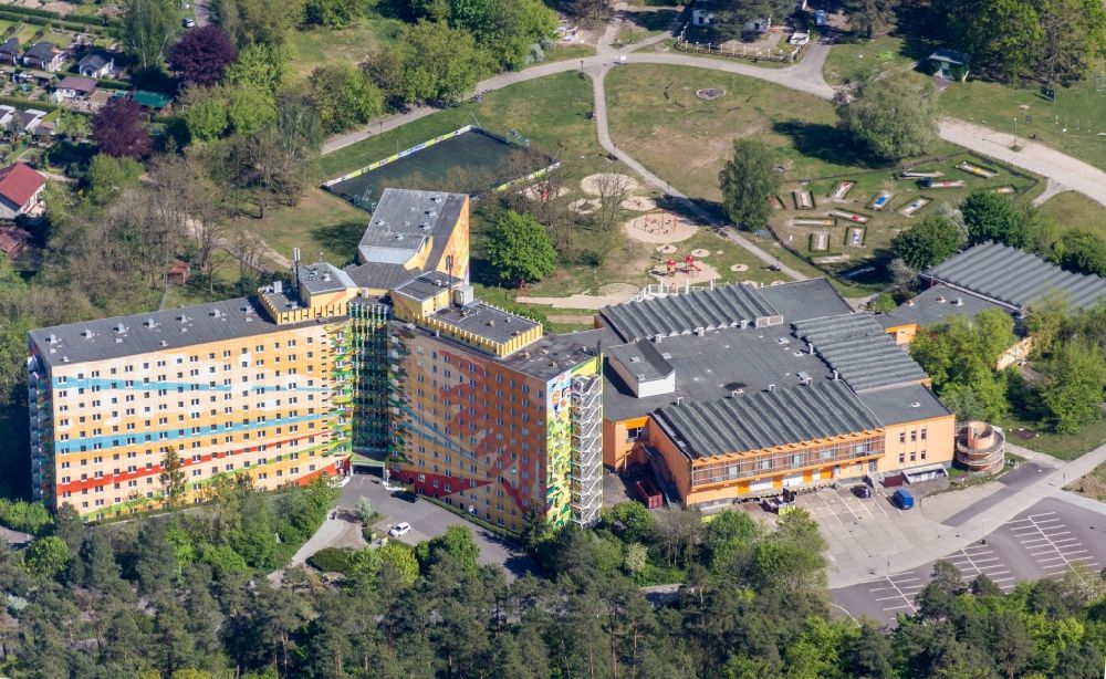 Templin aus der Vogelperspektive: Gebäudekomplex der Hotelanlage AHORN Seehotel Templin in Templin im Bundesland Brandenburg, Deutschland