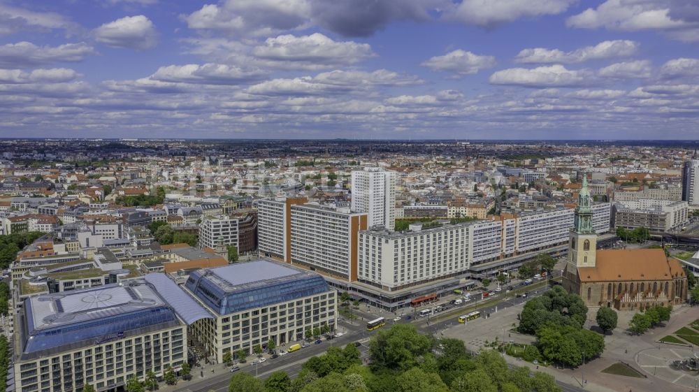 Berlin von oben - Gebäudekomplex der Hotelanlage City Quartier Dom Aquarée im Ortsteil Mitte in Berlin, Deutschland