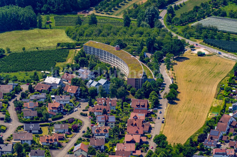 Luftbild Durbach - Gebäudekomplex der Hotelanlage Dorint Hotel Durbach/Schwarzwald im Ortsteil Ebersweier in Durbach im Bundesland Baden-Württemberg, Deutschland